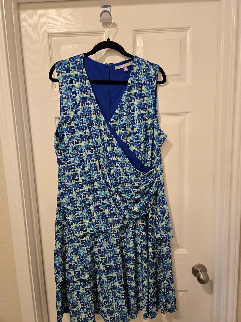 Carmen Marc Valvo Blue & Teal Abstract Sleeveless Midi Dress